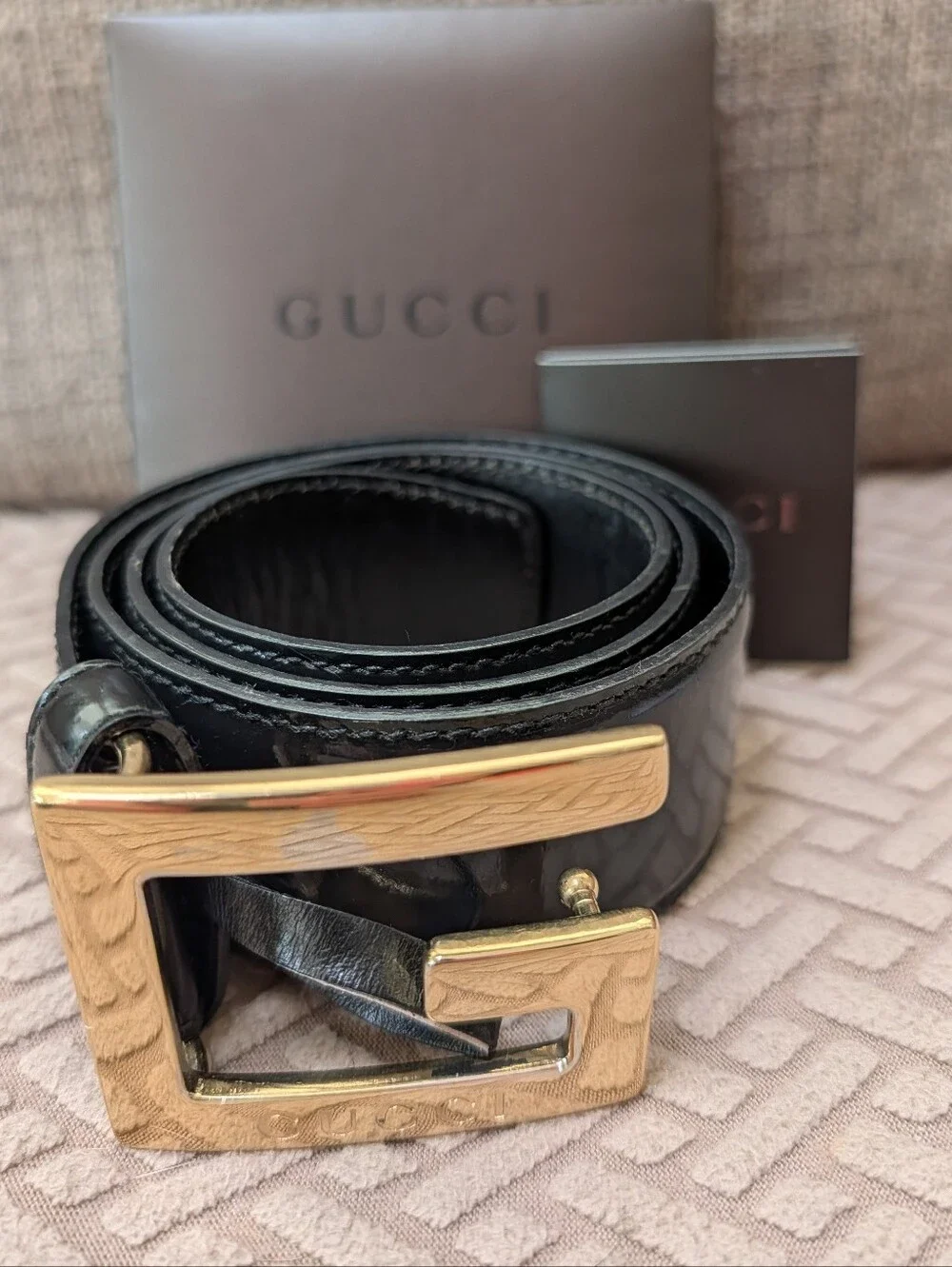 Gucci Black Leather Belt with Gold G Logo Buckle EUC